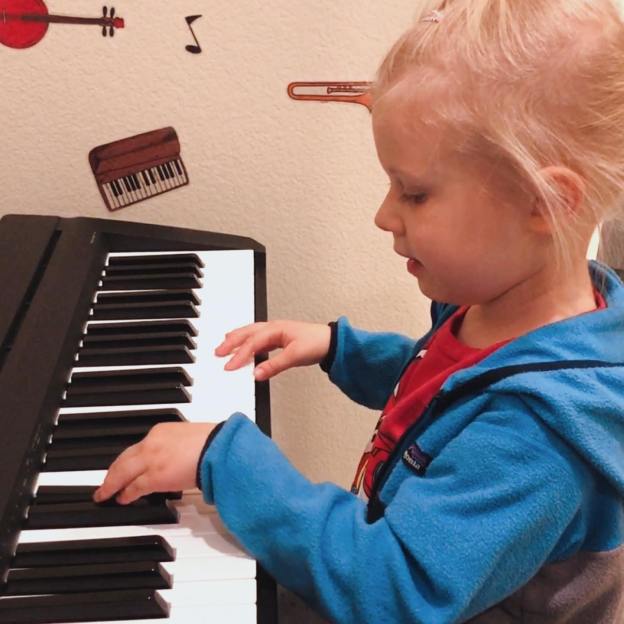 Piano Lessons For Toddlers East Bay Help Them To Learn Piano From This Tiny Age!